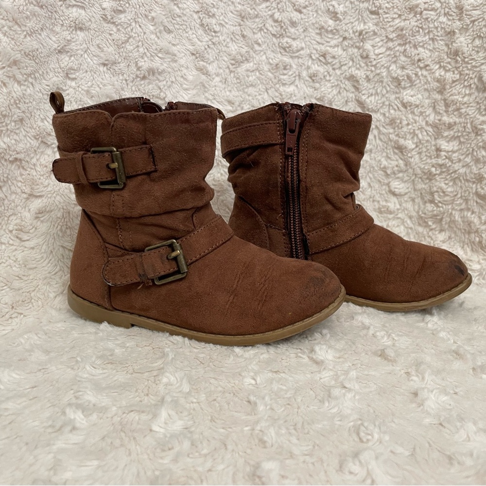 Girls brown suede boots